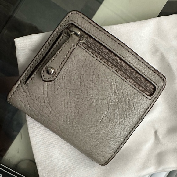Pre-loved small gray Coach wallet - Picture 3 of 7